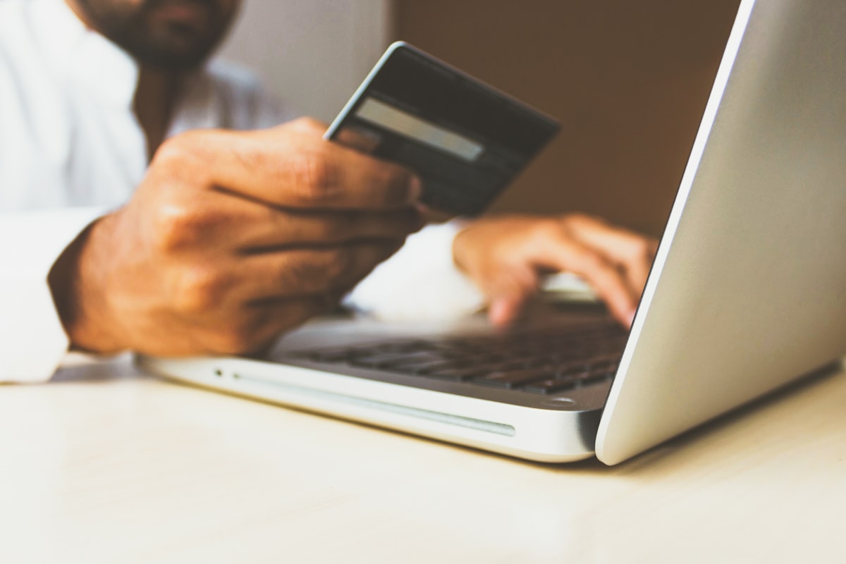 Dashboard de vendas na Shopee com crescimento após tráfego pago